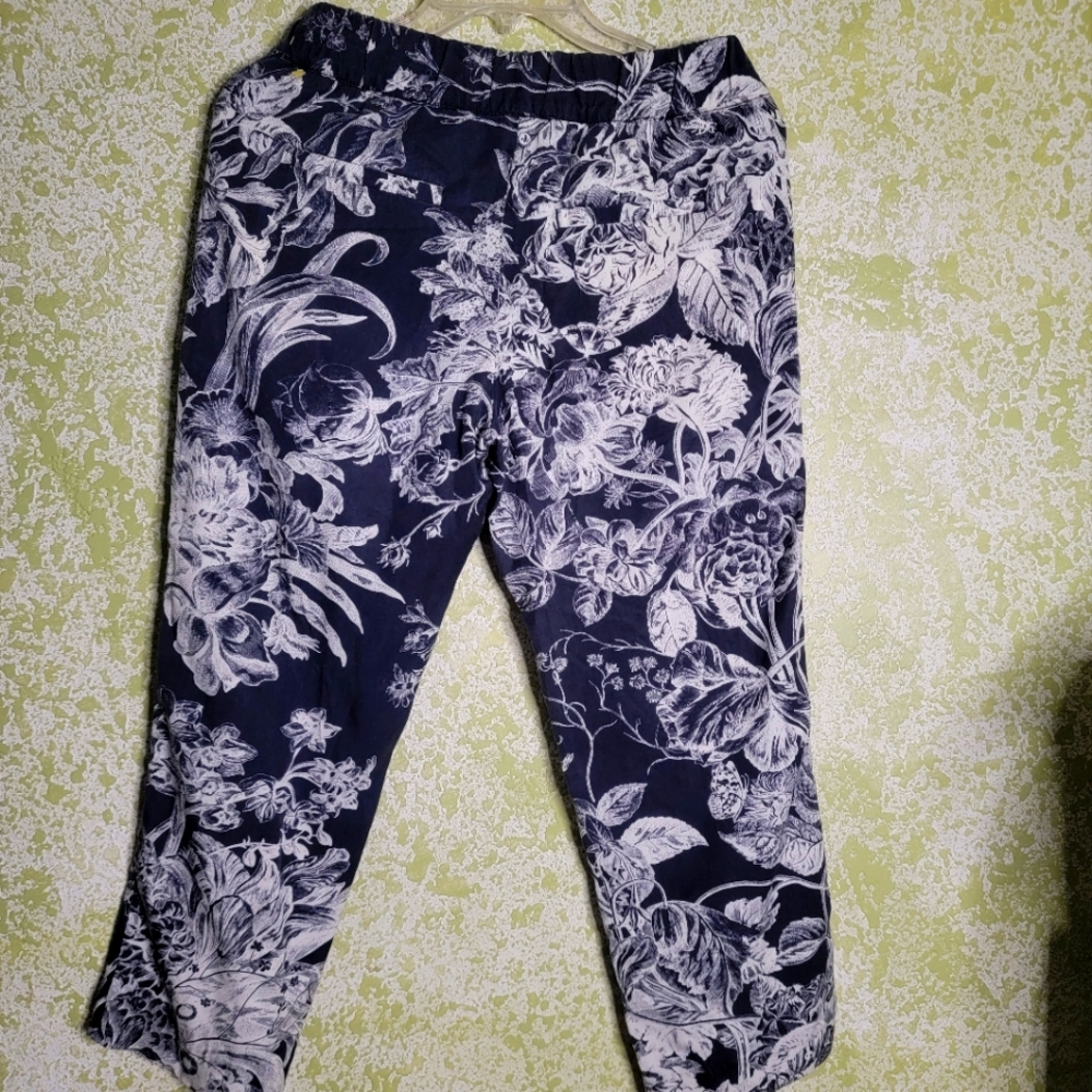 Loft pants  floral pattern  black & gray  color